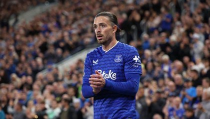 霍尔：格拉利什非常勤奋，几乎每天都是最早到训练场最晚离开