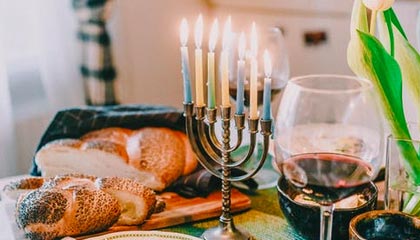 半岛体育：海风与汗水交织的生活方式