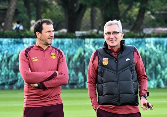 1728437122022004292.jpg (体育)(6)足球——国足在沪备战世预赛XxjpseC007394_20241004_PEPFN0A001 (1).jpg